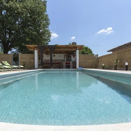 Luka Villa *